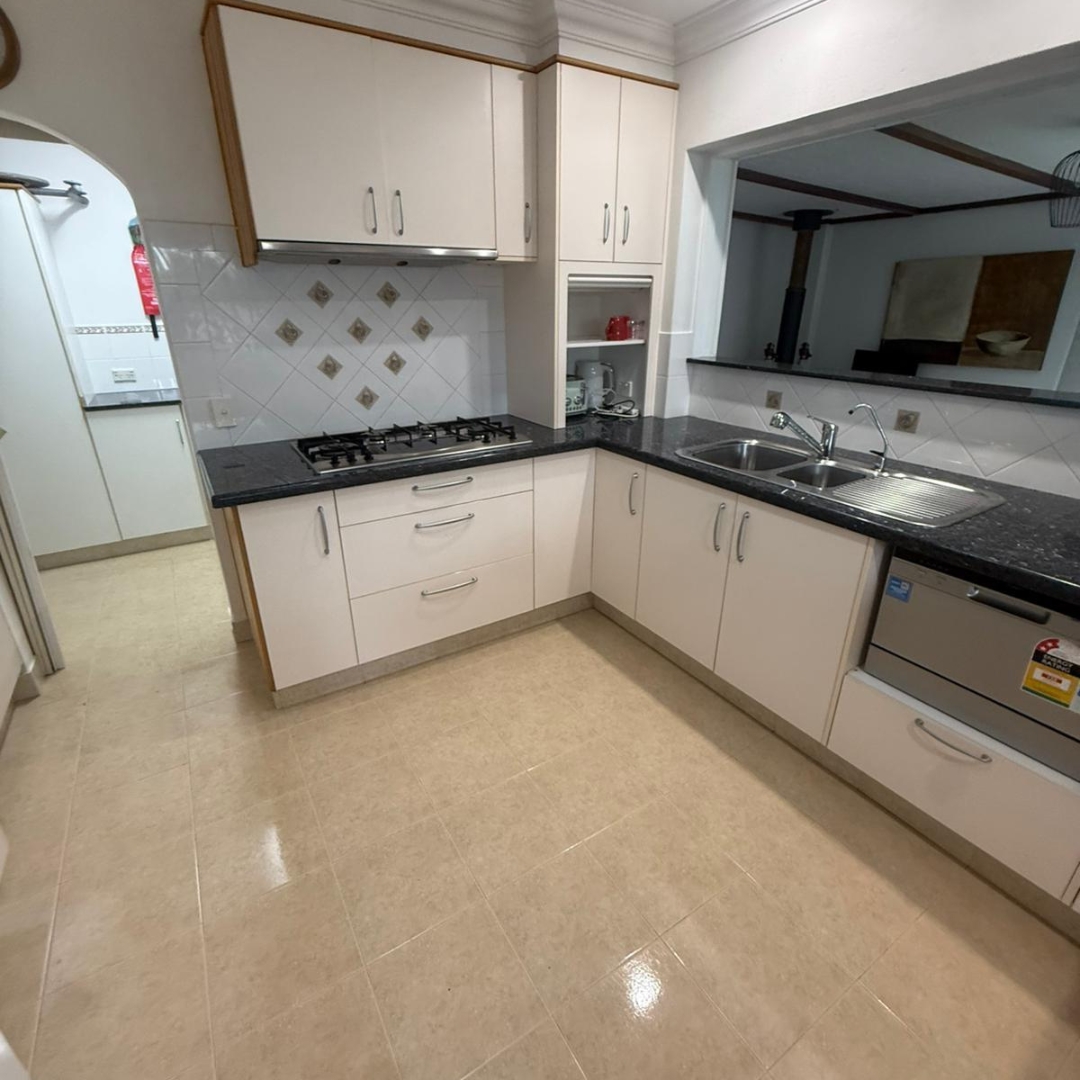 Bond cleaning kitchen after service, Australia